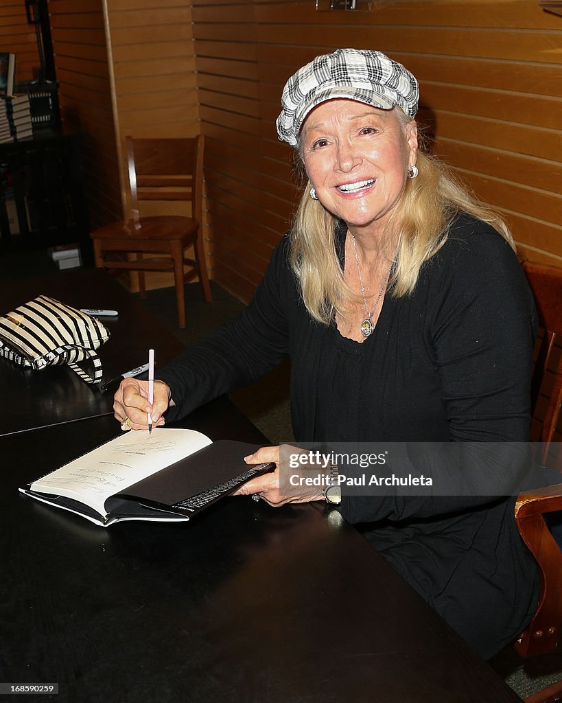 Diane Ladd Signs Copies Of Her New Book "A Bad Afternoon For A Piece Of Cake"
