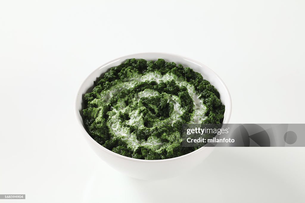 Spinach puree with cream