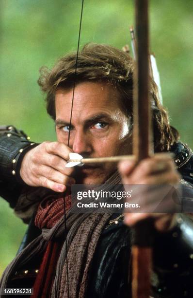 Bow Robi Robin Hood Bow Photos and Premium High Res Pictures - Getty Images
