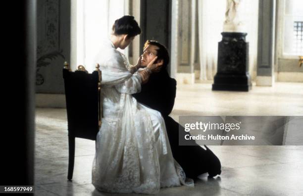Liv Ralph 35 Ralph Fiennes 1999 Photos & High Res Pictures - Getty Images