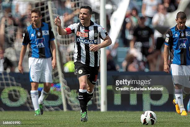 Antonio Di Natale of Udinese Calcio celebrates after scoring a goal during the Serie A match between Udinese Calcio and Atalanta BC at Stadio Friuli...
