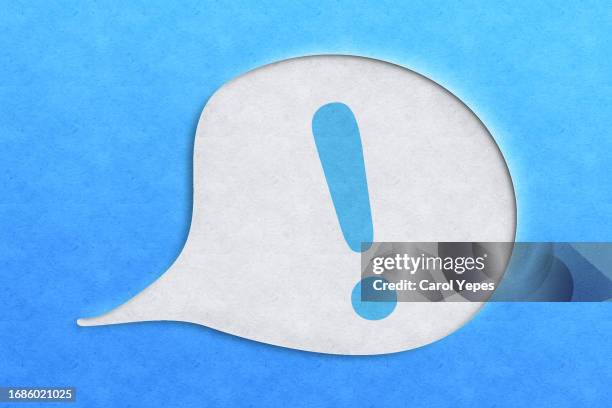 notification reminder icon chat message of attention alert alarm notice sign or flat design social button important caution symbol and warning urgent exclamation - notfallmedizin stock-fotos und bilder