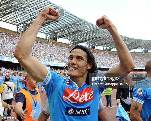 Edinson Cavani of Napoli celebrates the victory after the Serie A match between SSC Napoli and AC Siena at Stadio San Paolo on May 12, 2013 in...