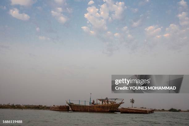 Basra Rivers 1,201 20220818 Stock Photos, High-Res Pictures, and Images - Getty Images