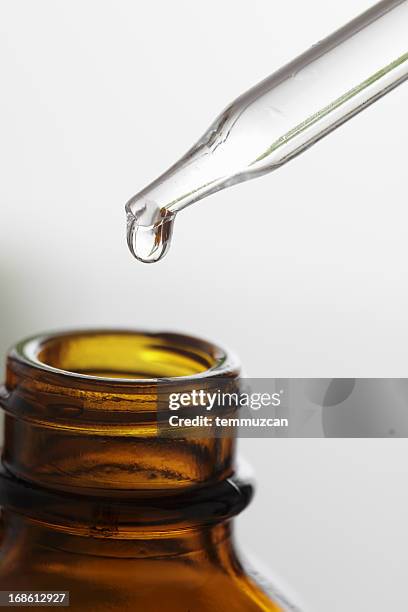 drop - pipette stock-fotos und bilder