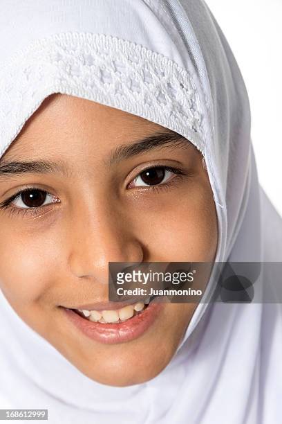 middle eastern little school girl - cute arab girls stockfoto's en -beelden