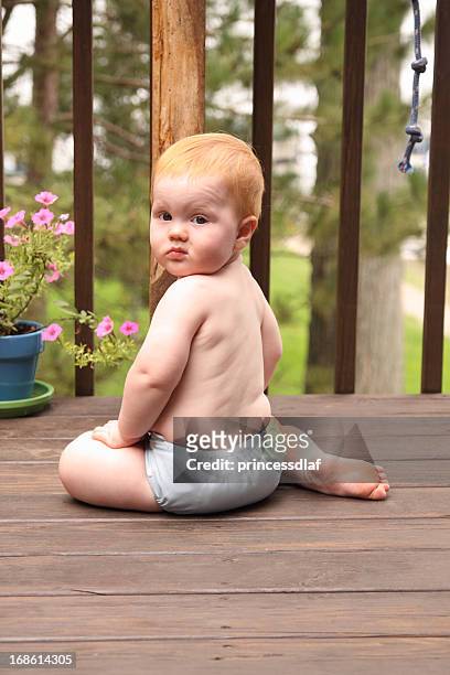 baby in tuch - babies only in cloth diapers stock-fotos und bilder