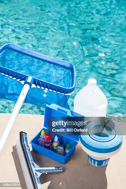 pool chemistry testing - swimming pool maintenance stock pictures, royalty-free photos & images