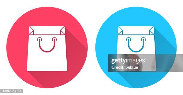 stockillustraties, clipart, cartoons en iconen met shopping bag. round icon with long shadow on red or blue background - goodie bag