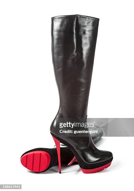 fancy plattform high heels stiefel mit roten sohle - knee length stock-fotos und bilder
