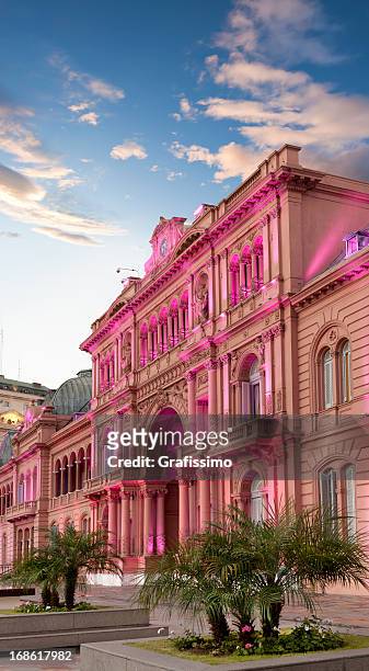 argentina, buenos aires, casa rosada a notte - casa rosada foto e immagini stock
