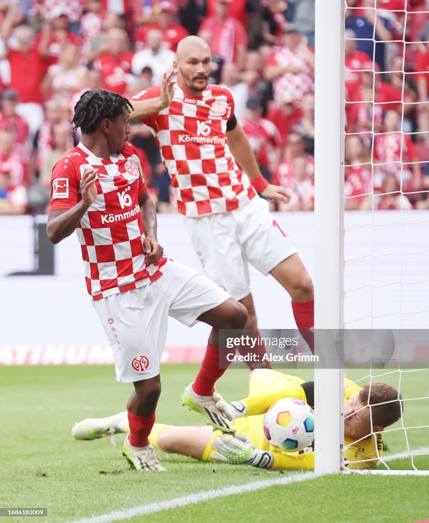 1. FSV Mainz 05 v VfB Stuttgart - Bundesliga