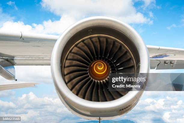 Spining Engine 58 Plane Engine Spinning Stock Photos, High-Res Pictures, and Images ...
