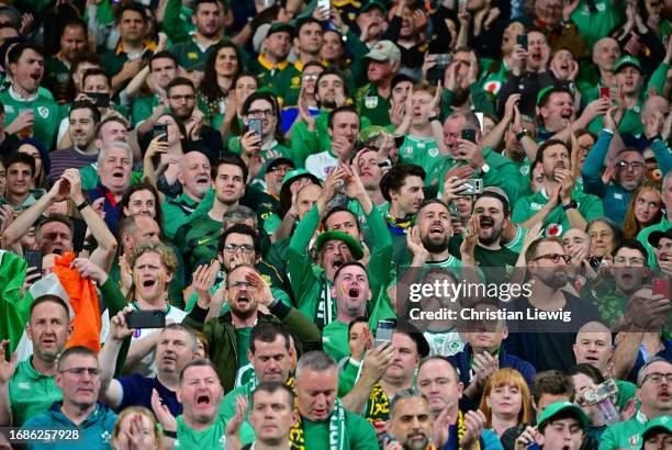 Dublin Rugby Fans 13,518 Rugby Fan Ireland Stock Photos, High-Res Pictures, and Images ...
