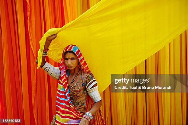 india, rajasthan, sari factory. - sari cloth stock pictures, royalty-free photos & images