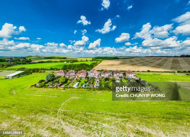 housing development near dunstable, uk - bedfordshire stock pictures, royalty-free photos & images