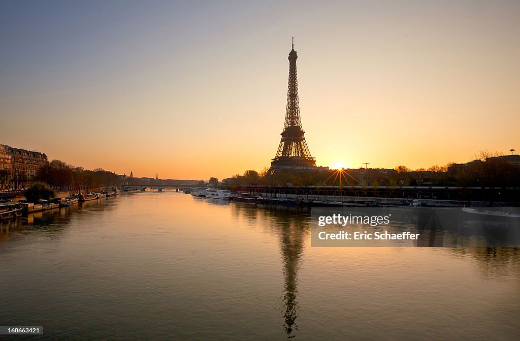 Lever de soleil parisien