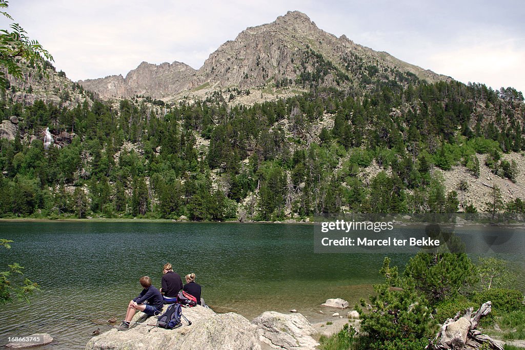 Lunch break at the lake