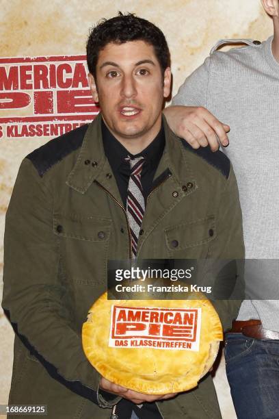 Jason Biggs at photocall for the movie American Pie - Reunion in Berlin, on 29th of March