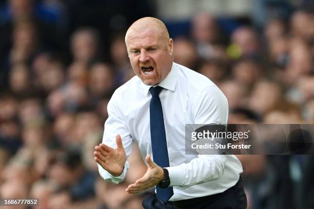 Sean Dyche, Manager of Everton, reacts during the Premier League match between Everton FC and Arsenal FC at Goodison Park on September 17, 2023 in...