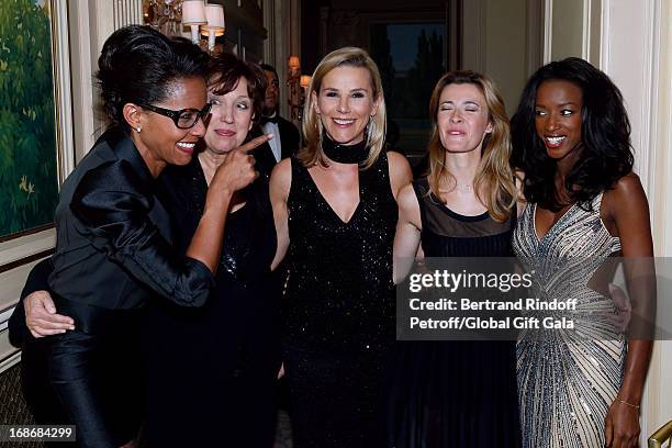 Team of french TV show 'Le grand 8' Audrey Pulvar, Roselyne Bachelot Narquin, Laurence Ferrari, Elisabeth Bost and Hapsatou Sy attend 'Global Gift...