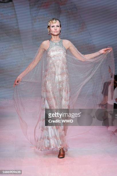 Model on the runway at the Giorgio Armani Spring 2024 Ready To Wear Runway Show on September 24, 2023 in Milan, Italy.