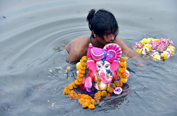 IND: Ganeshotsav 2023: Devotees Immerse Idols Of Lord Ganesha In Water