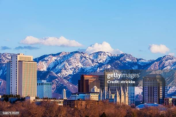 salt lake city skyline in early spring with copy space - salt lake county utah stockfoto's en -beelden