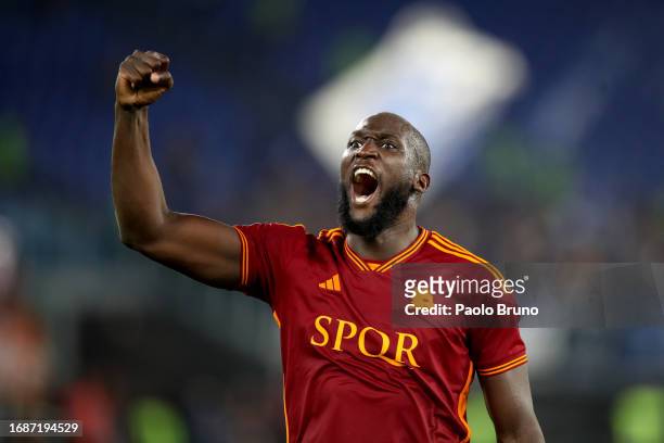 Romelu Lukaku of AS Roma celebrates after scoring his team's sixth goal during the Serie A TIM match between AS Roma and Empoli FC at Stadio Olimpico...
