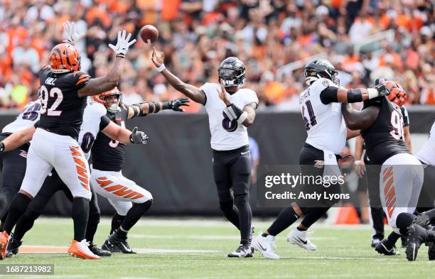 Lamar Jackson of the Baltimore Ravens against the Cincinnati Bengals at Paycor Stadium on September 17, 2023 in Cincinnati, Ohio.