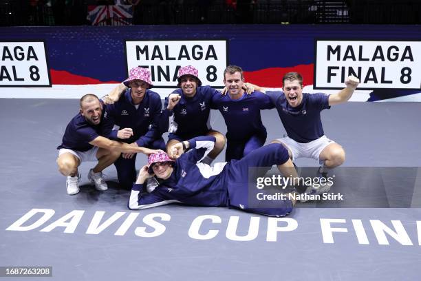 Daniel Evans, Andy Murray, Cameron Norrie, Leon Smith, Neal Skupski and Jack Draper of Great Britain pose for a photo after qualifying for the Davis...