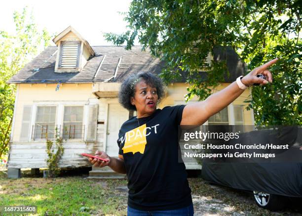 Leisa Glenn, a Fifth Ward resident whose family home is across from the former Southern Pacific rail yard, lists off the people in her childhood...