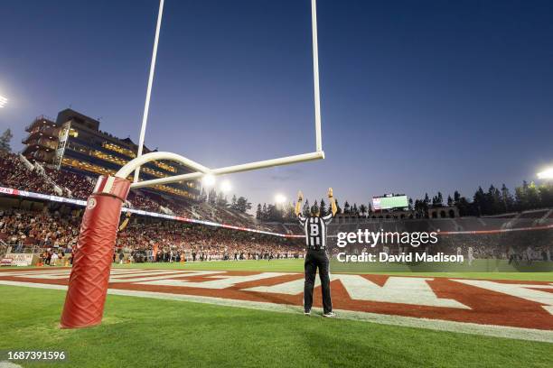 Back Judge Steven Steichen signals a successful field goal by Joshua Karty of the Stanford Cardinal during an NCAA college football game against the...