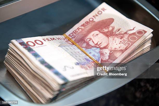 Krona Notes Swedish Krona Note Photos and Premium High Res Pictures - Getty Images