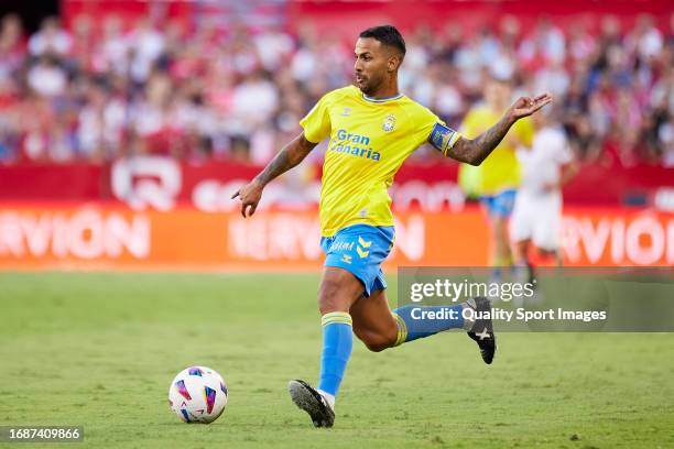 Jonathan Viera of UD Las Palmas runs with the ball during the LaLiga EA Sports match between Sevilla FC and UD Las Palmas at Estadio Ramon Sanchez...