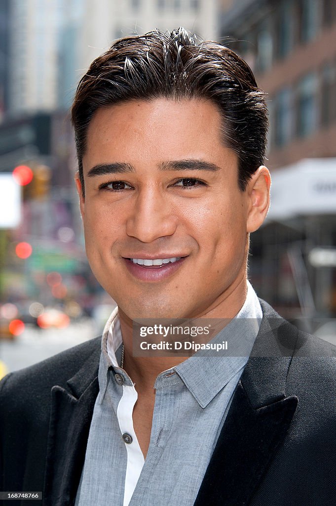 Mario Lopez Tapes "Extra"