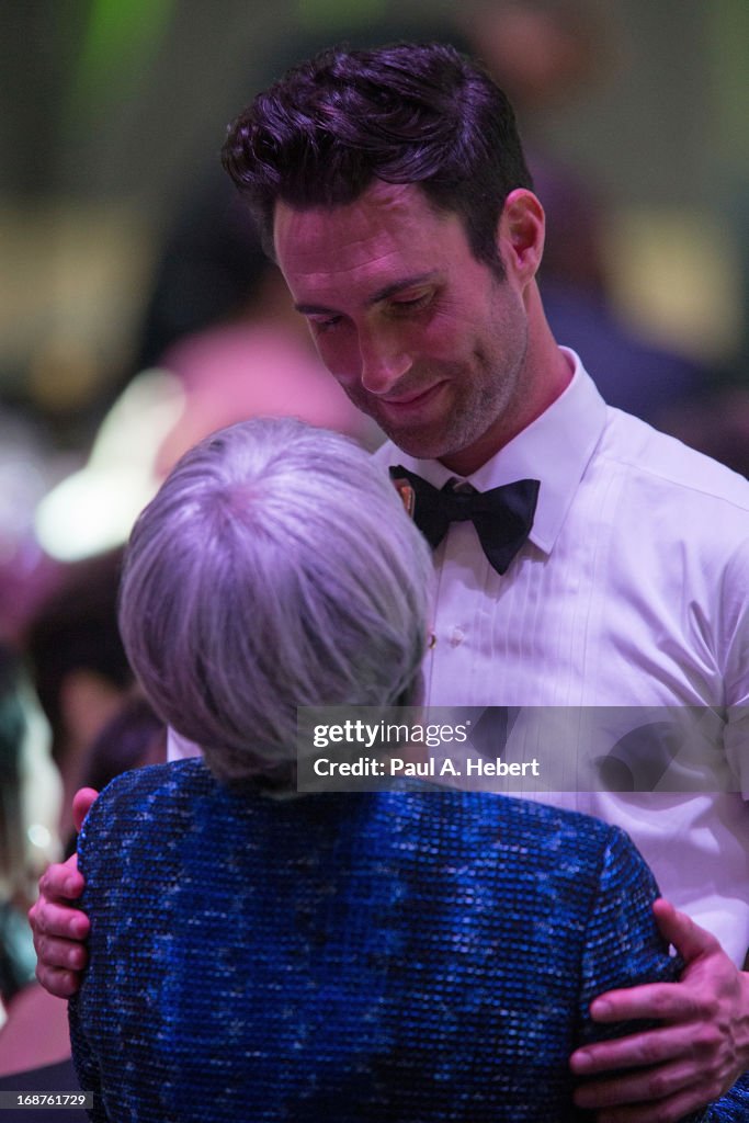 Patsy Noah Recording artist Adam Levine hugs his mom Patsy Noah after receiving ...