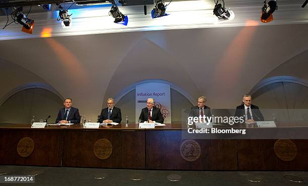 Left to right, Spencer Dale, chief economist of the Bank of England, Charles Bean, deputy governor of the Bank of England, Mervyn King, governor of...