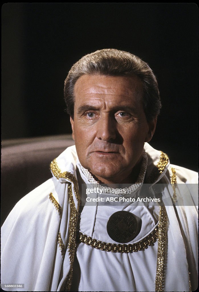 PATRICK MACNEE