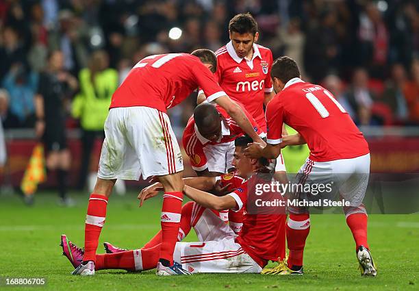 Oscar Cardozo of Benfica celebrates scoring their first goal from the penalty spot with his team mates during the UEFA Europa League Final between SL...