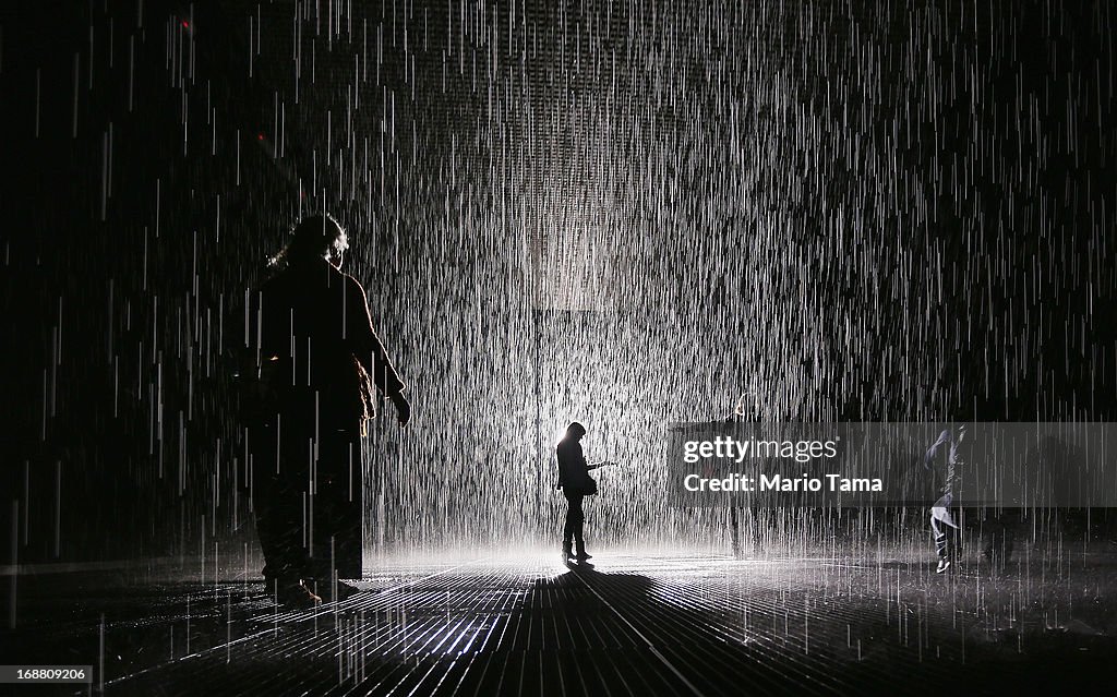 Interactive "Rain Room" Exhibit Allows Visitors To Control Their Environment