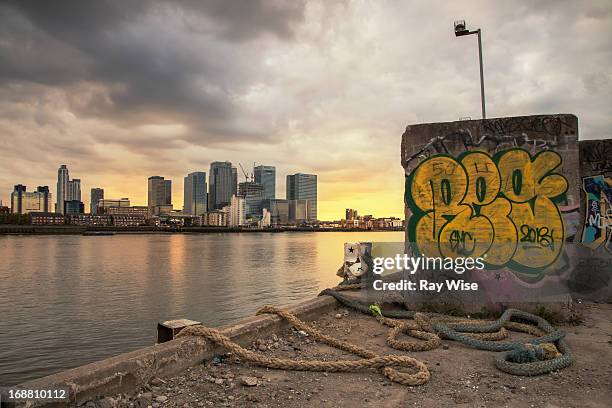 canary sunset - london graffiti stock pictures, royalty-free photos & images