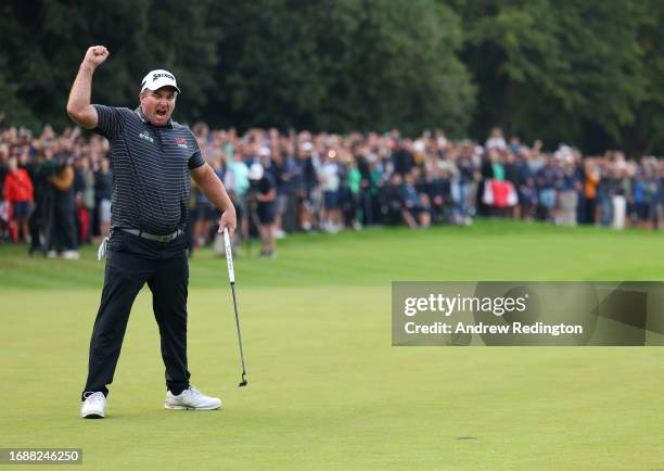 Ryan Fox of New Zealand celebrates on the 18th green after winning the BMW PGA Championship at Wentworth Golf Club on September 17, 2023 in Virginia...