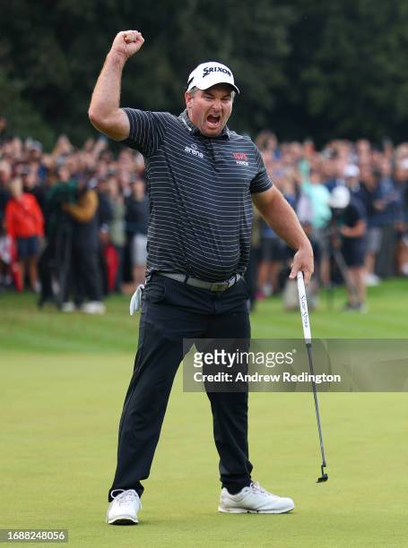 Ryan Fox of New Zealand celebrates on the 18th green after winning the BMW PGA Championship at Wentworth Golf Club on September 17, 2023 in Virginia...