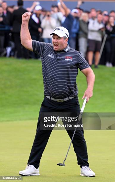Ryan Fox of New Zealand celebrates on the 18th green during Day Four of the BMW PGA Championship at Wentworth Golf Club on September 17, 2023 in...
