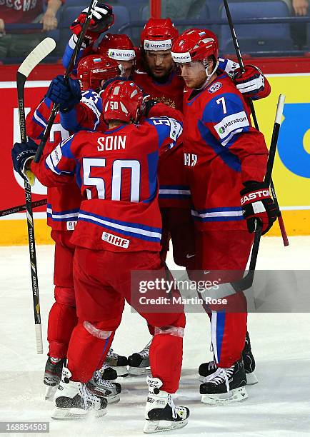 Alexander Svitov of Russia celebrate with his tea mates after he scores hi steam's 1st goal uring the IIHF World Championship quarterfinal match...