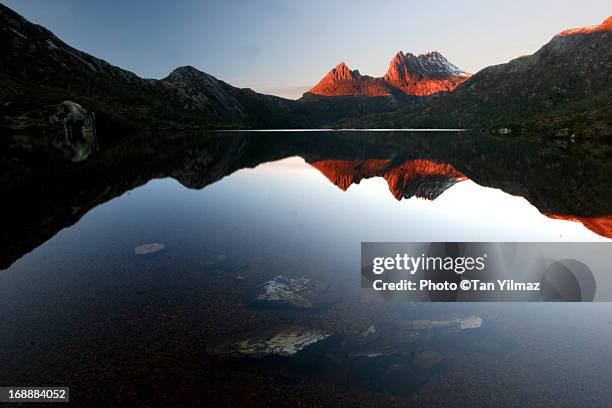 and the cradle will rock - cradle mountain stock-fotos und bilder