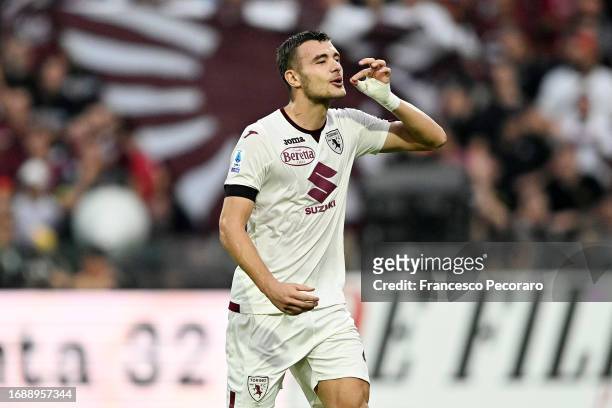 Alessandro Buongiorno of Torino FC celebrates after scoring the 0-1 goal during the Serie A TIM match between US Salernitana and Torino FC at Stadio...