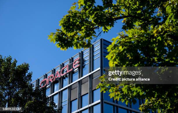 September 2023, Bavaria, Munich: The logo of the software and hardware manufacturer Oracle can be seen at the German headquarters. Photo: Sven...