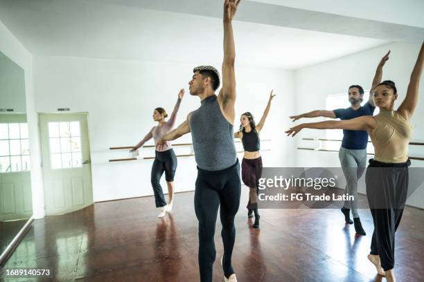 group of people dancing at dance studio - jazz dancing stock pictures, royalty-free photos & images